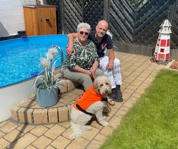 Assistenzhund Lissbeth nach erfolgreicher Behandlung